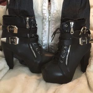 KICK ASS BOOTIES SZ 6.5 W/ FREE HALTER CORSET TOP